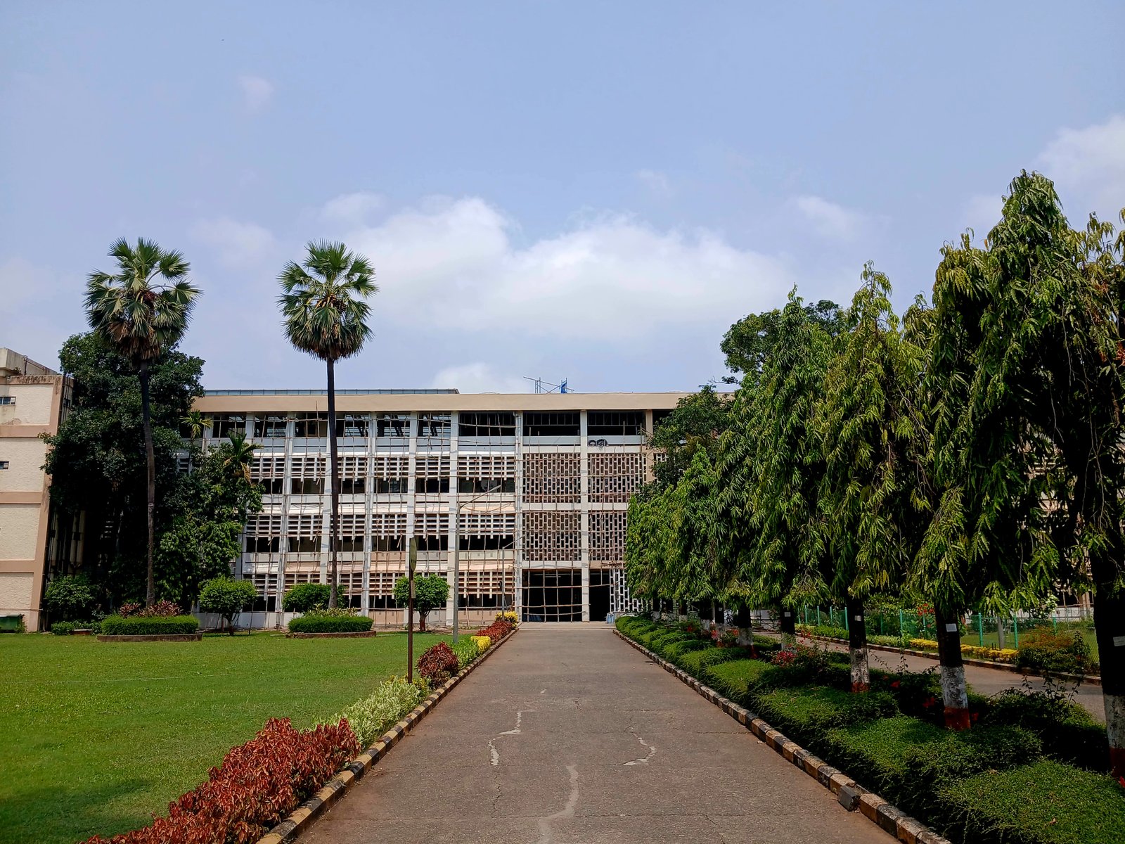 Indian Institute of Technology Bombay (IIT Bombay)